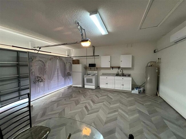 Building Photo - 1203 Cumbrian Lakes Ct