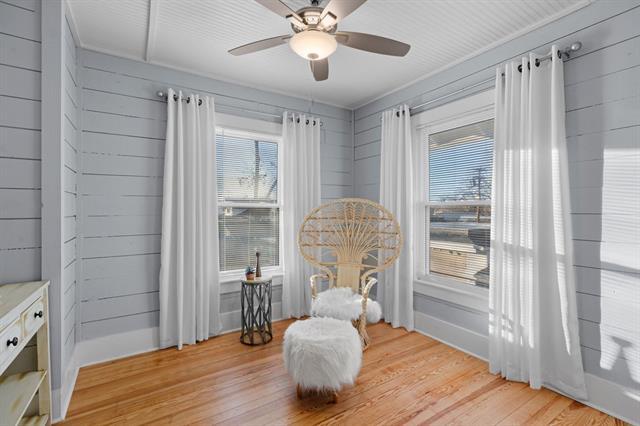 Building Photo - 915 N Center St