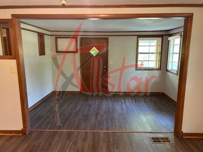 Building Photo - 3464 Red Banks Rd S