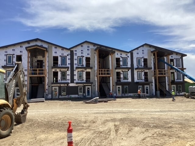 Building Photo - 1351 SW Caracara Ave