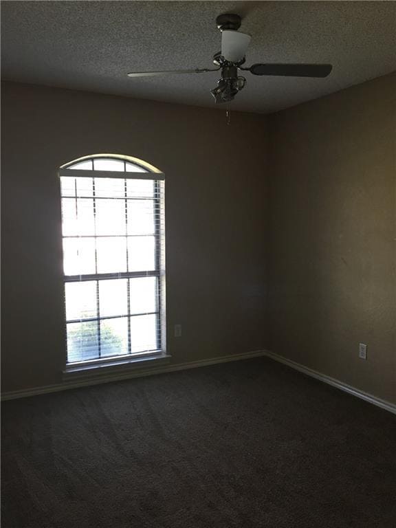 Building Photo - 617 Parkview Dr