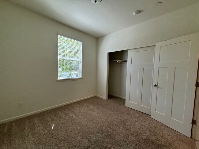 Building Photo - Spacious 4 Bedroom, 3 Bath Home with Bonus Room, 2 Car Garage in Westpark Village!