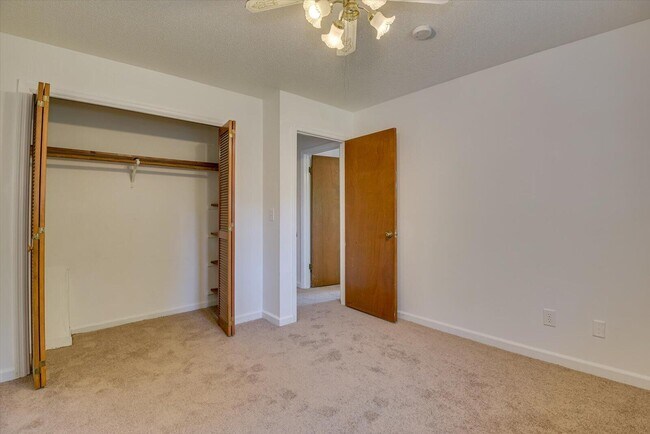 Building Photo - 2021 Arcadia Ct