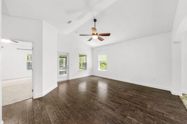 Building Photo - 282 Whispering Lake Dr