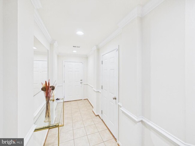 Building Photo - 15653 John Diskin Cir