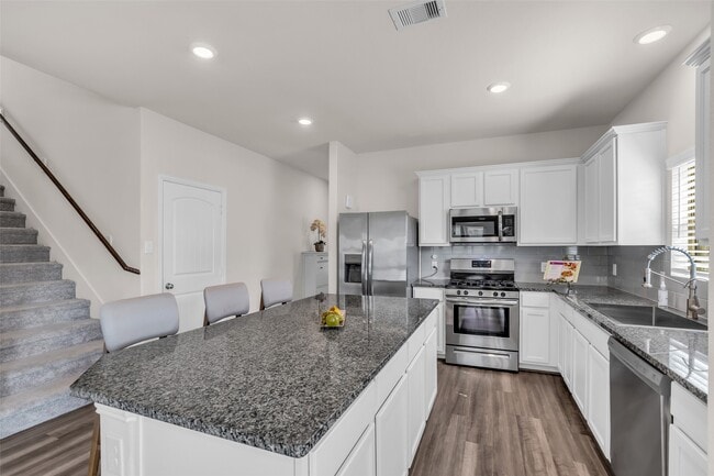 Building Photo - 28130 Aspen Horizon Dr