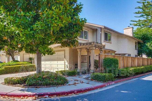 Building Photo - 1999 Garden Bing Cir