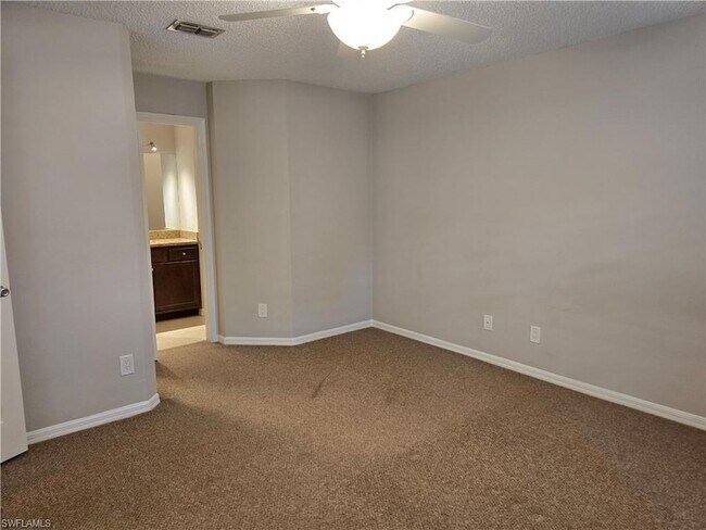 Building Photo - 605 Squire Cir