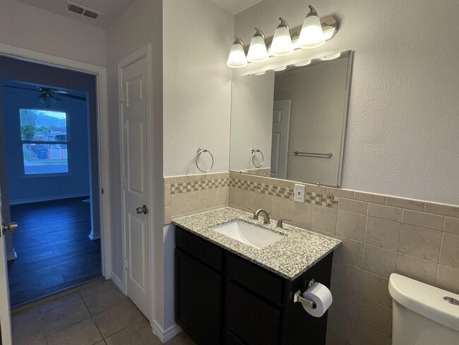 Building Photo - 4606 Nesbitt Dr