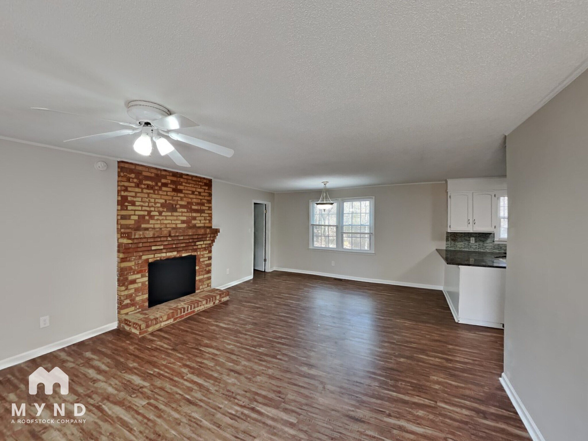 Building Photo - 400 Woodstream Dr