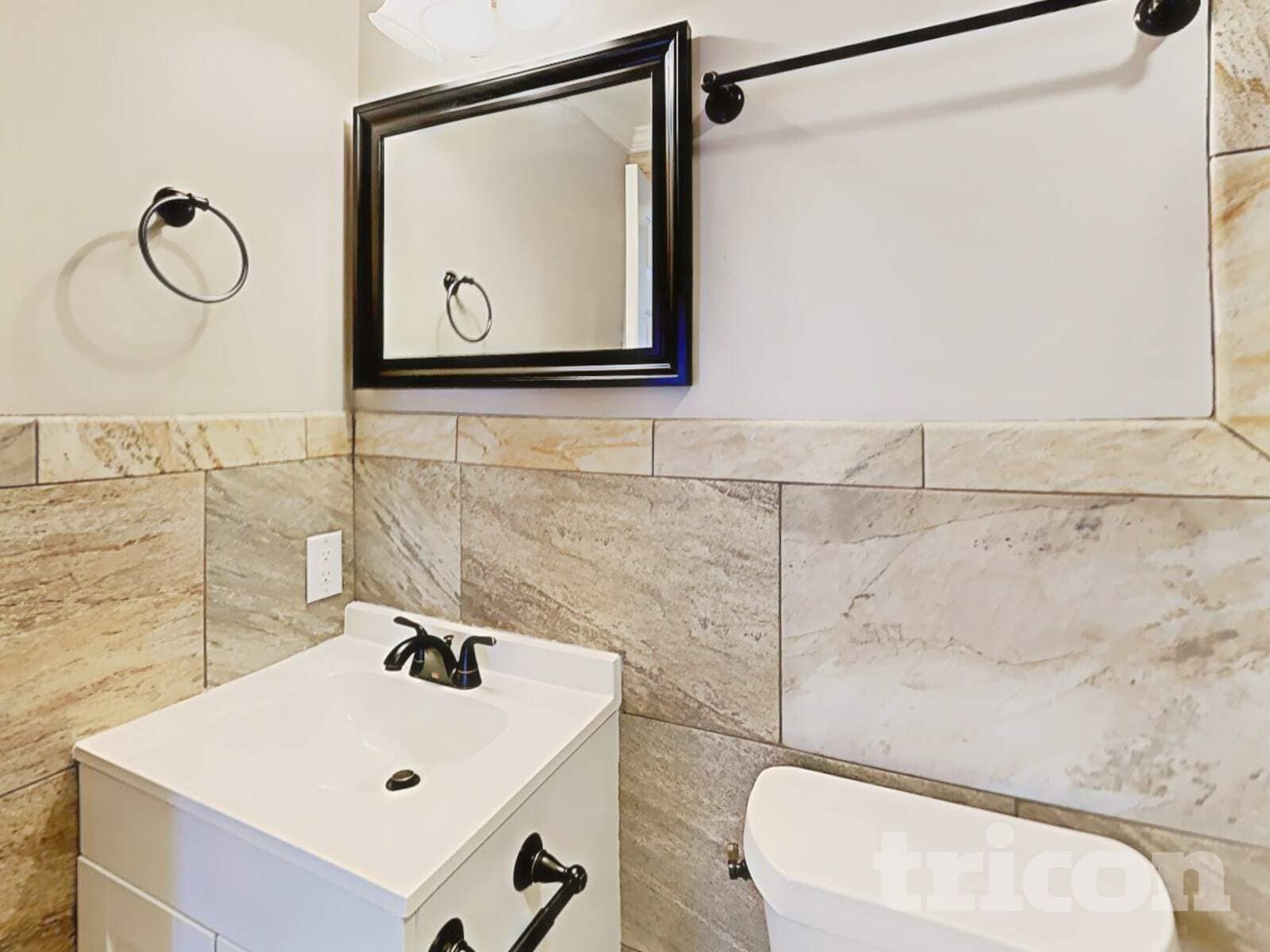 Building Photo - 137 Deercroft Dr