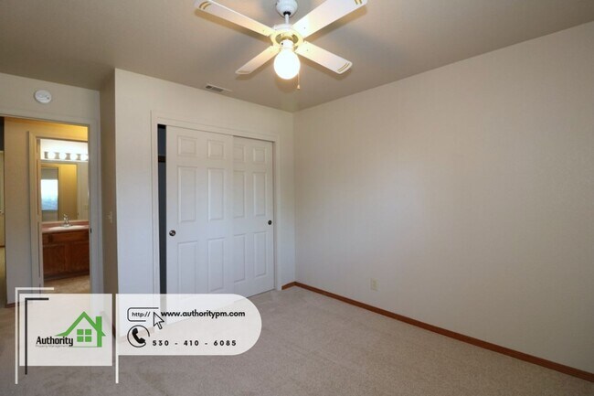 Building Photo - 1844 Breckenwood, Short Trip to the park. ...