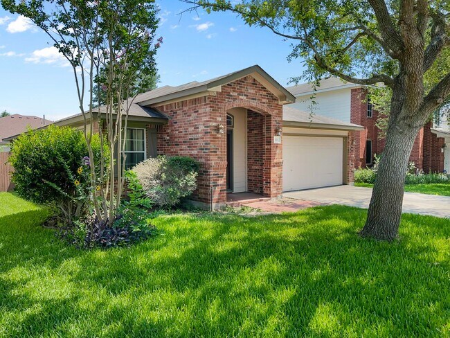 Building Photo - Immediate Move In Available