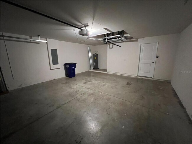 Building Photo - 818 La Salle Ave