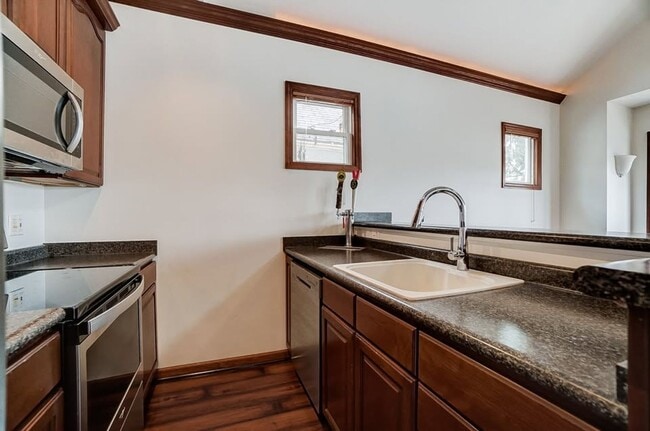 Building Photo - One Bedroom Loft in Covington!!