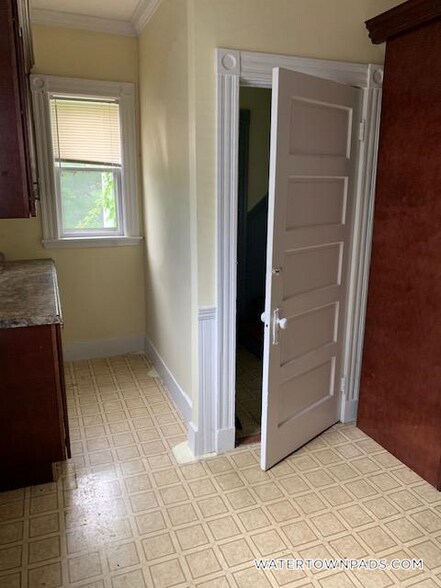 Building Photo - 65 Olcott St