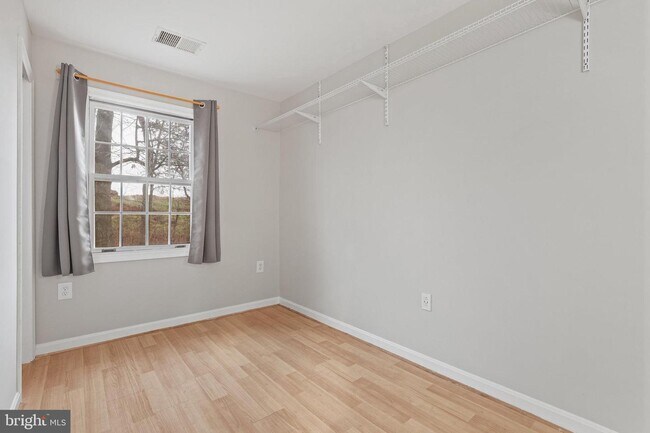 Building Photo - 100 Westwick Ct