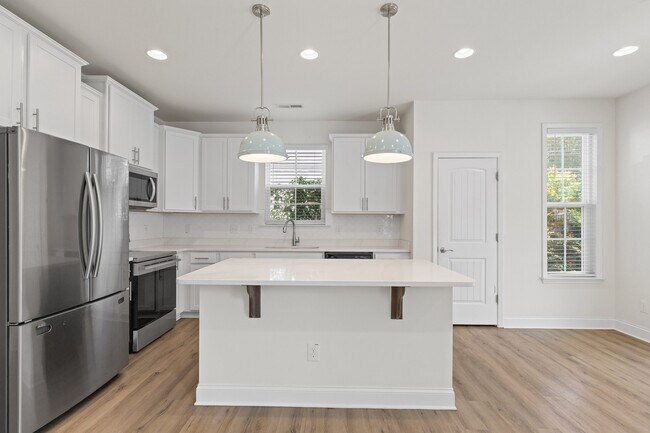 Building Photo - 404 Avery Glenn Way