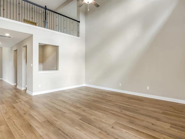 Building Photo - 7010 Lauren Oak Dr
