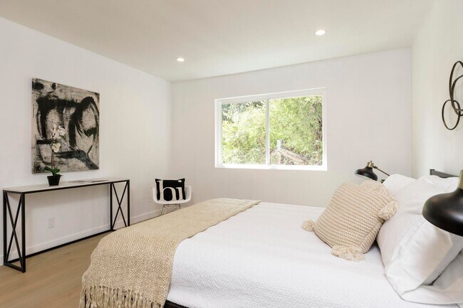 Building Photo - **3900 Paseo De Las Tortugas Torrance** Spacious 4 bedroom 3 bath with beautiful view!