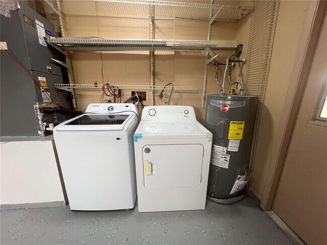 Building Photo - 3703 Suburban Ln