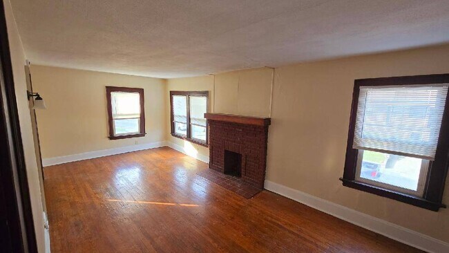 Building Photo - 3306 Emerson Ave