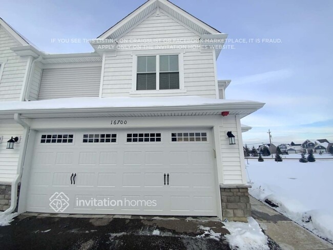 Building Photo - 16700 Dunkirk Cir N