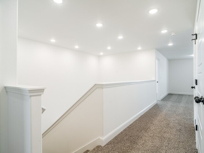 Building Photo - 2161 Wildflower Dr