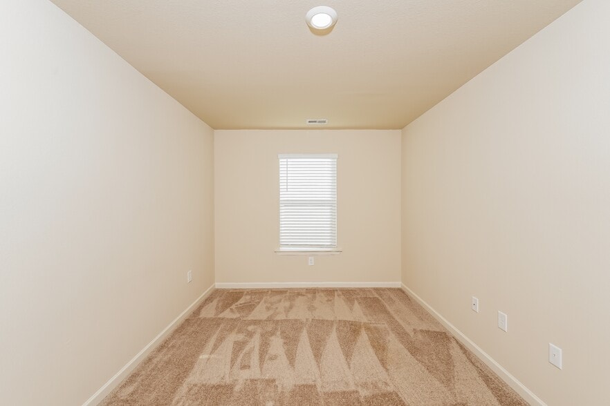 Building Photo - 8067 Hagood St