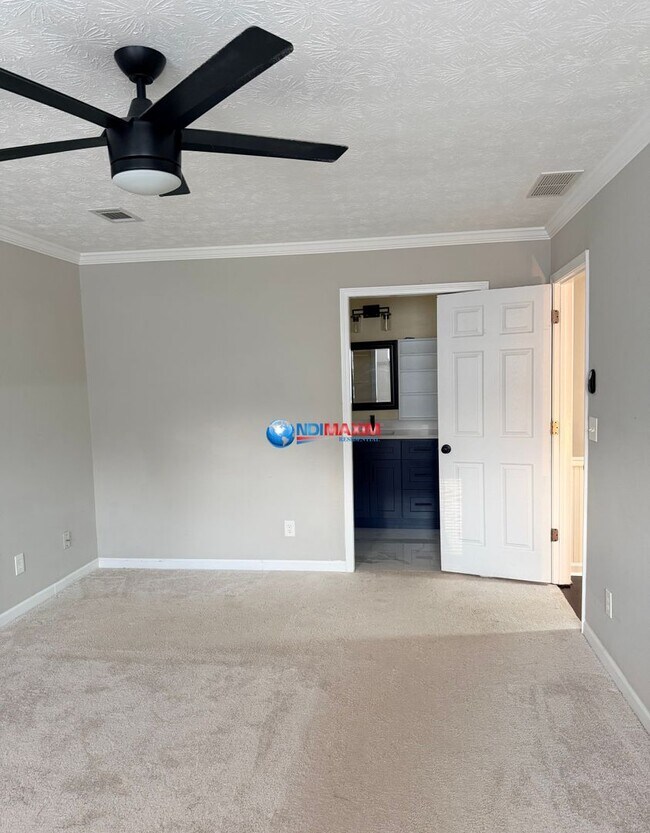 Building Photo - Newly RENOVATED 4-bedroom house, finish basement in Lilburn