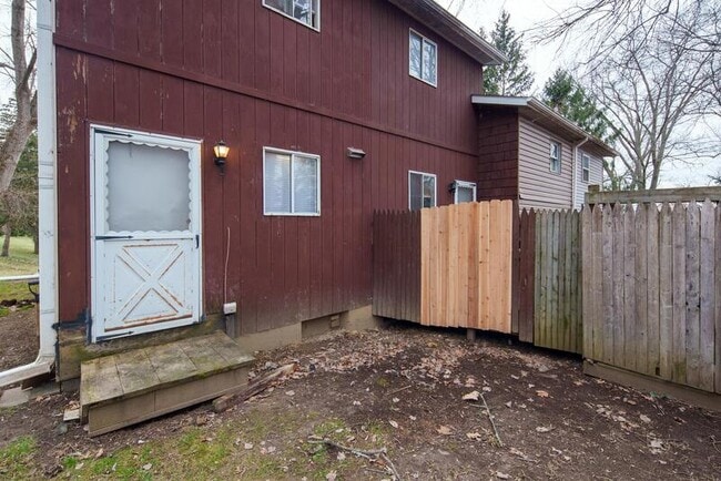 Building Photo - 69 Ives Ct