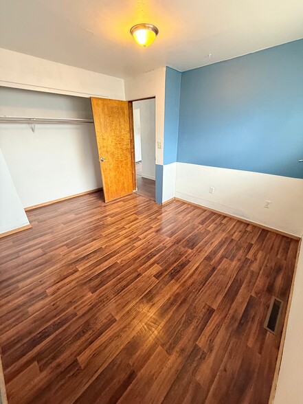 Building Photo - 728 Halley Ave
