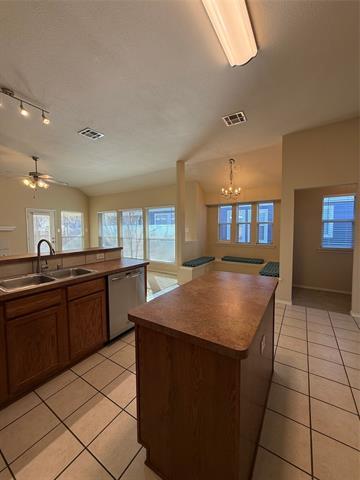 Building Photo - 1505 Lacewing Dr