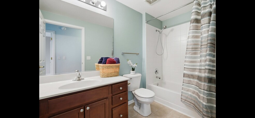 Building Photo - 390 W Mahogany Ct