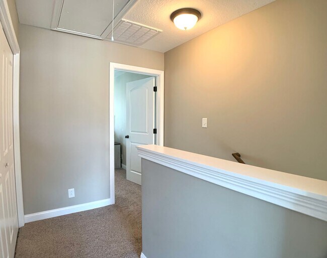 Building Photo - 364 Sam Houston Cir