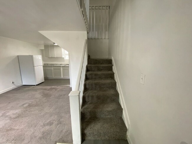 Building Photo - 452 Alder St