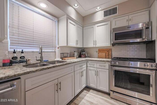 Building Photo - BEAUTIFUL Scottsdale Home