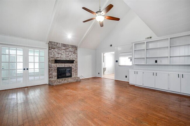 Building Photo - 15319 Paseo Del Rey Dr
