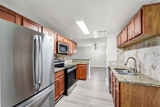 Building Photo - 7865 Sugar View Ct