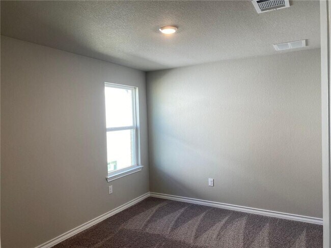 Building Photo - 670 Pepperbark Loop