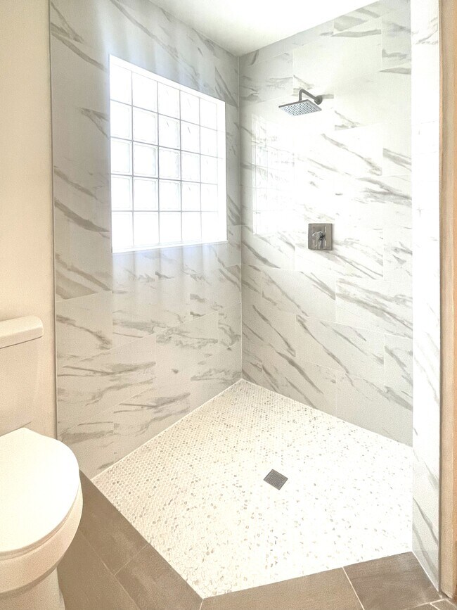 Building Photo - 1713 Carriage Brooke Dr