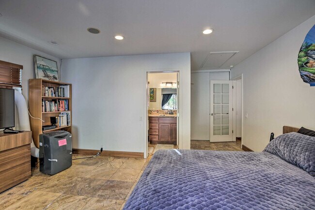 Building Photo - 939 Begonia Ct