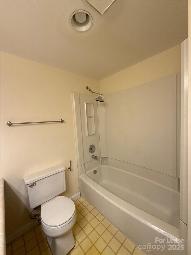 Building Photo - 6616 Wannamaker Ln