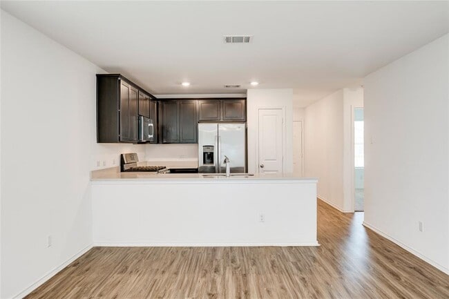 Building Photo - 275 Mica Trl
