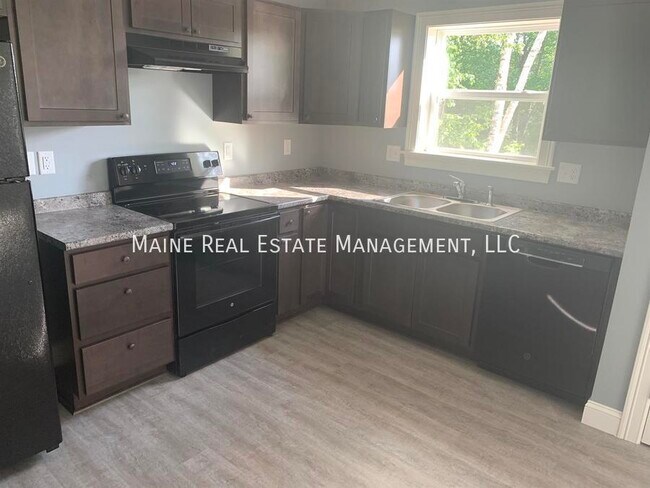 Building Photo - 15 Twin Oak Dr