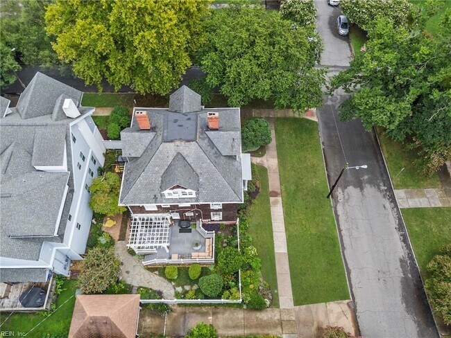 Building Photo - 600 Maury Ave