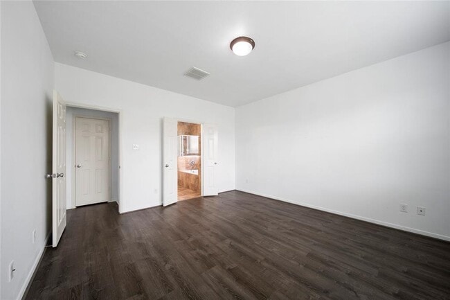 Building Photo - 804 Harvard Pointe Dr