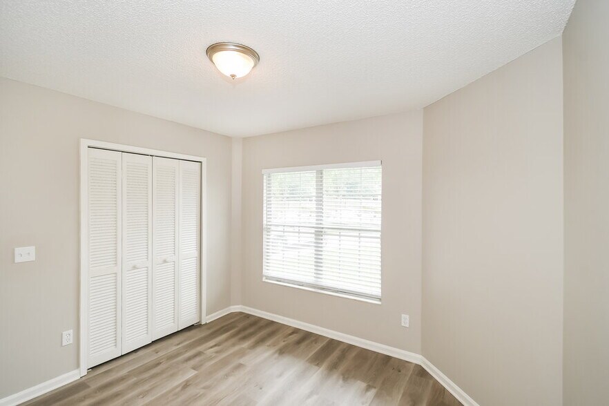 Building Photo - 2066 Tanager Dr