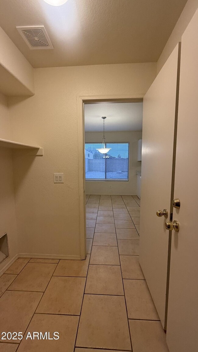 Building Photo - 5109 N 125th Dr