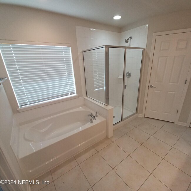 Building Photo - 6270 Autumn Berry Cir
